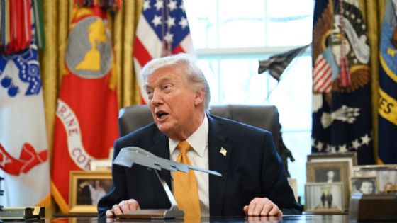 Donald Trump asevera que será un honor "tomar Cuba" para liberarla o "hacer lo que quiera con ella"