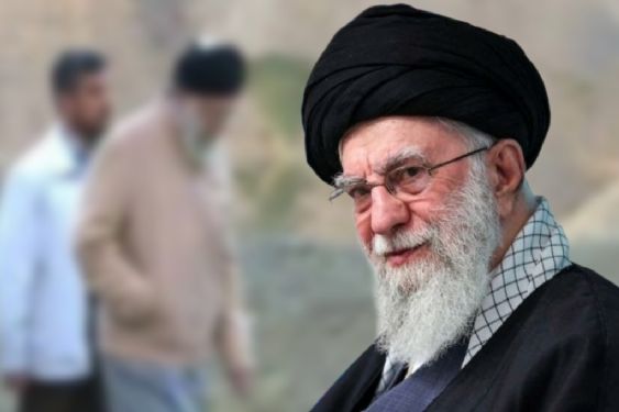 Filtran supuestas FOTOS de Alí Jamenei caminando en el desierto del Sahara tras el ataque de EU e Israel