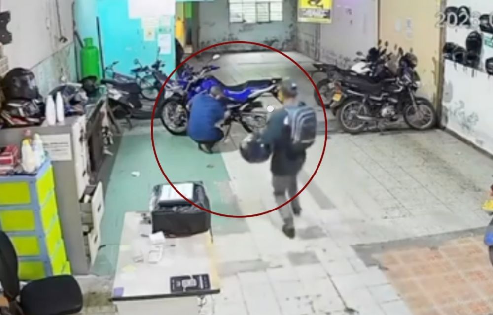 Linchan a ladrón tras asaltar violentamente a trabajador dentro de su taller, terminó brutalmente golpeado | VIDEO