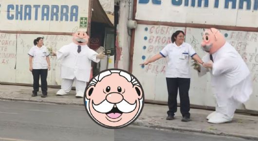 Captan al Dr Simi haciendo "una limpia" a vendedora de farmacia: "Ahora hace hechizos similares" | VIDEO