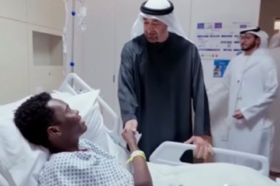 El presidente de los Emiratos Árabes Unidos afirma que el país saldrá más fuerte y visita a los heridos