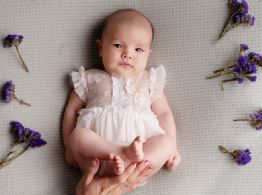 Según la astrología, los bebés nacidos en abril son más optimistas y exitosos: diferencias entre aries y tauro