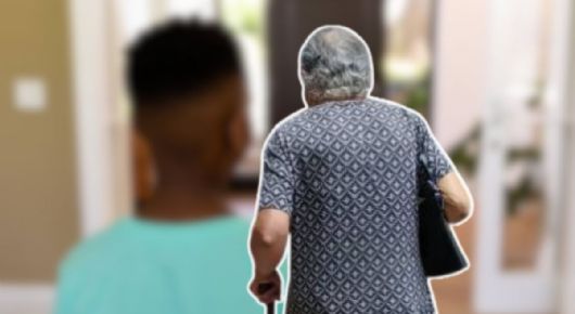 Mujer de 64 años recibe condena por llamar “mono negro” a un niño de 10 años