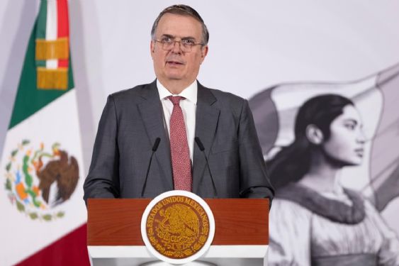 Foto de: Niega Ebrard abuso por estancia de su hijo en la embajada en Reino Unido