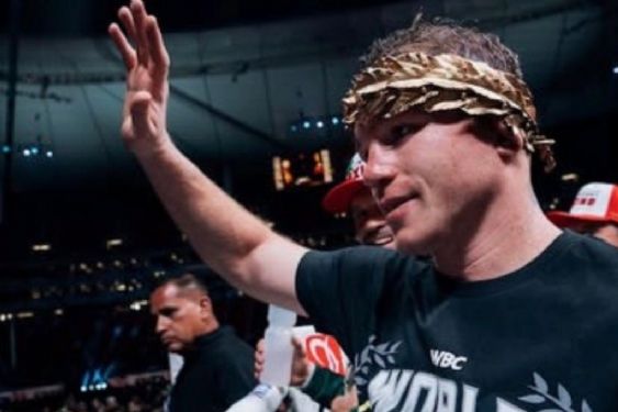 La corona de laureles de Canelo Álvarez llega al Museo de Historia Natural de Nueva York