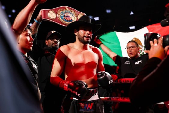 Benavidez se corona con una guerra en Las Vegas