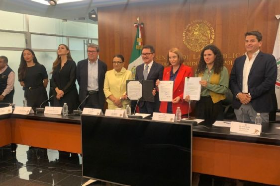 Foto de: Rosa Icela Rodríguez y Luisa Alcalde entregan al Congreso la iniciativa de Reforma Judicial para aplazar elección
