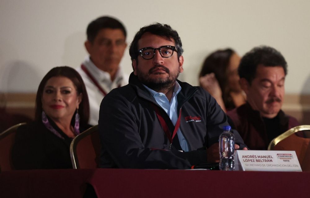Andrés Manuel López Beltrán renuncia como secretario de Organización de Morena para buscar diputación en Tabasco