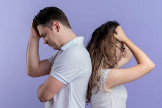 El amor romántico es violento: no satisface a las mujeres y somete a los hombres