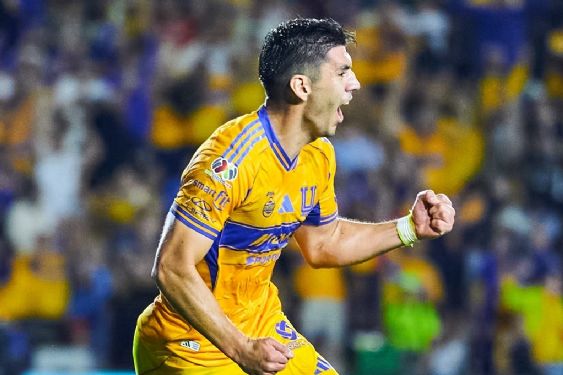 Tigres vence 3-1 a Chivas y lleva ventaja para la vuelta en el Estadio Akron