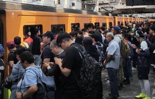 Línea 3 del Metro presenta marcha lenta por persona en vías