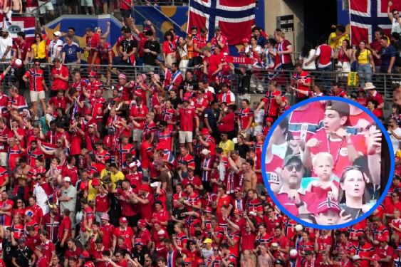 Captan a Gilberto Mora haciendo el famoso "remo vikingo" en el Inglaterra vs Noruega