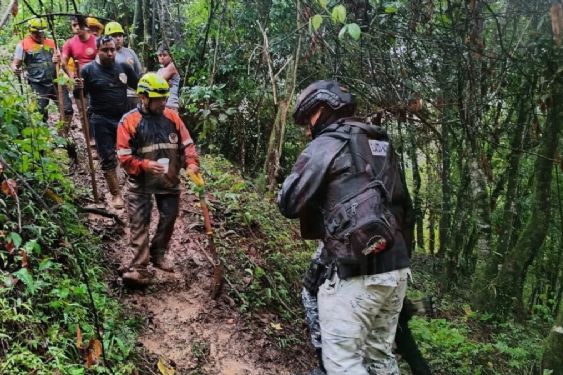 Foto de: Muere joven de 21 años tras quedar sepultada dentro de su vivienda por deslave en Sierra de Zongolica