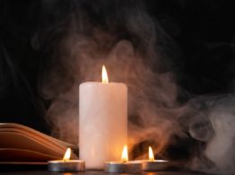 ¿Qué significa que una vela haga mucho humo, según la espiritualidad?