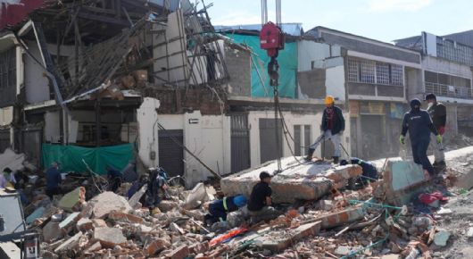 Saltaron desde el cuarto piso para salvar sus vidas: la tragedia de una pareja tras el sismo en Colombia
