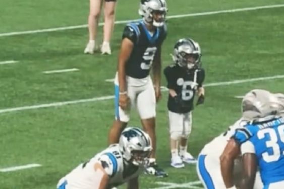 Niño de 6 años con afección cardíaca cumple su sueño con los Carolina Panthers y anota su primer touchdown en la NFL