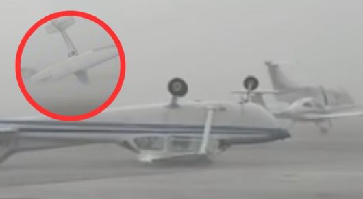 VIDEO VIRAL: fuertes vientos voltearon una avioneta en un aeropuerto durante intensa tormenta