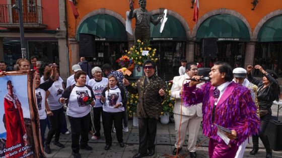 Foto de: Así fue la celebración por décimo aniversario luctuoso de Juan Gabriel | VIDEO