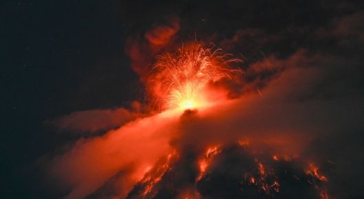 Así se ve en IMÁGENES la impresionante erupción del volcán de FUEGO en Guatemala; declaran alerta de PELIGRO