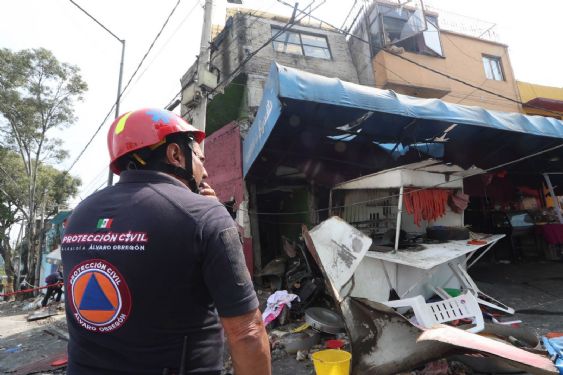 Foto de: Suman 2 muertos y 14 lesionados por explosión en taquería de Álvaro Obregón