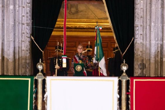 Foto de: "Viva México libre, independiente y soberano": Sheinbaum