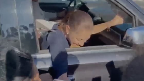 Foto de: Claudia Sheinbaum felicitó a una niña y le cantó Las Mañanitas durante su paso por Tijuana