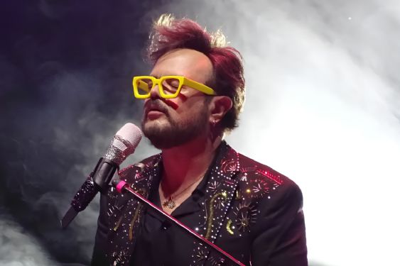 Aleks Syntek propone hacer las paces con el reguetón tras años de polémica: "Dije cosas que no debí decir"