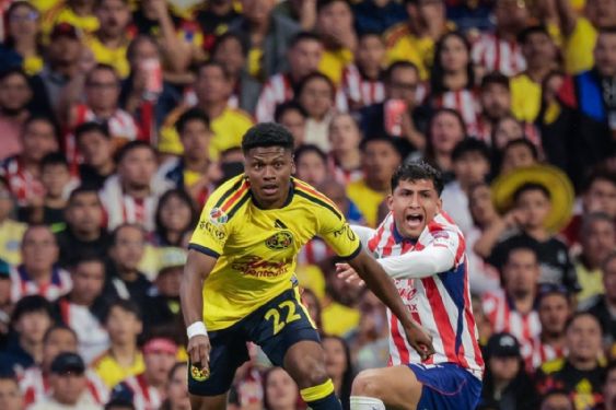 América rescató el 2-2 y evita la caída ante Chivas en el Clásico Nacional