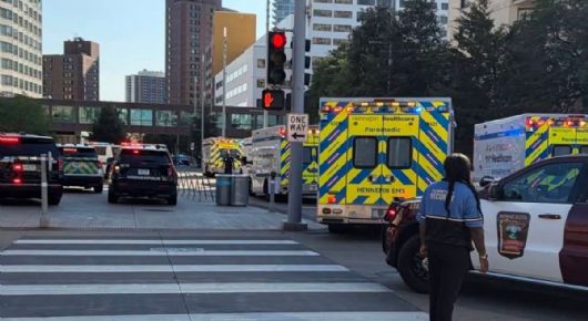 Al menos una persona muerta y siete hospitalizados tras tiroteo en Minneapolis; dos agentes resultaron heridos