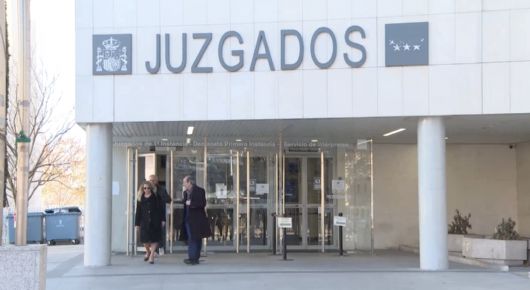 El juez Juan Carlos Peinado abre juicio oral contra Begoña Gómez, esposa del presidente de España