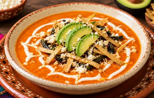 ¿Qué lleva la SOPA TARASCA y cómo se prepara el platillo de Michoacán que aparece en el ranking global de TasteAtlas?