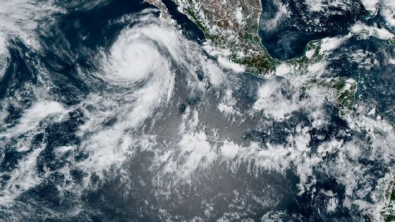 Lowell gana potencia; ya es un poderoso huracán de categoría 4 | TRAYECTORIA Y ESTADOS EN ALERTA