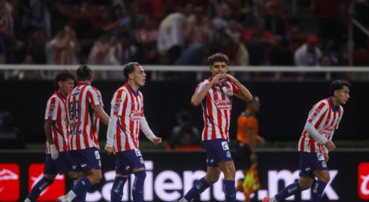 Chivas golea 3-0 al San Luis y los rojiblancos escalan al subliderato
