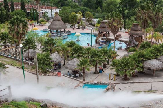 El estético rincón de Hidalgo con manantiales de aguas termales a 38° y geiser natural: ideal para una escapada relajante
