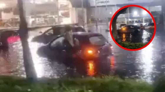 Caos en Periférico Norte: fuerte lluvias provocan inundaciones y dejan automóviles bajo el agua | VIDEO