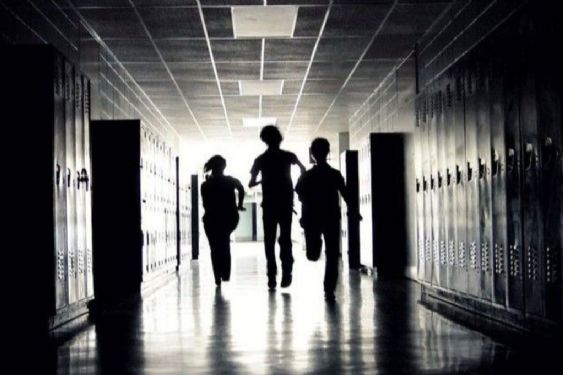 Terror en la madrugada: Guardia graba escalofriantes voces de niños en una escuela vacía | VIDEO