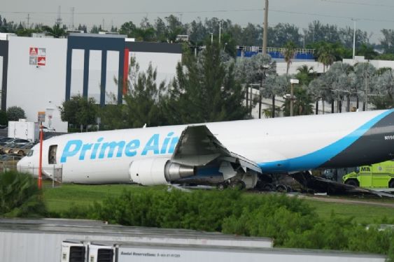 Foto de: Revelan nuevas imágenes del piloto de avión que se estrelló en Aeropuerto de Miami y dejó 5 muertos | VIDEO