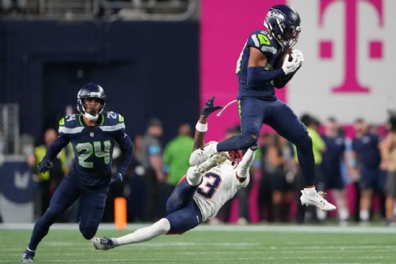 Seattle remontó a Patriotas 13-10 y comenzó con victoria la defensa de su corona